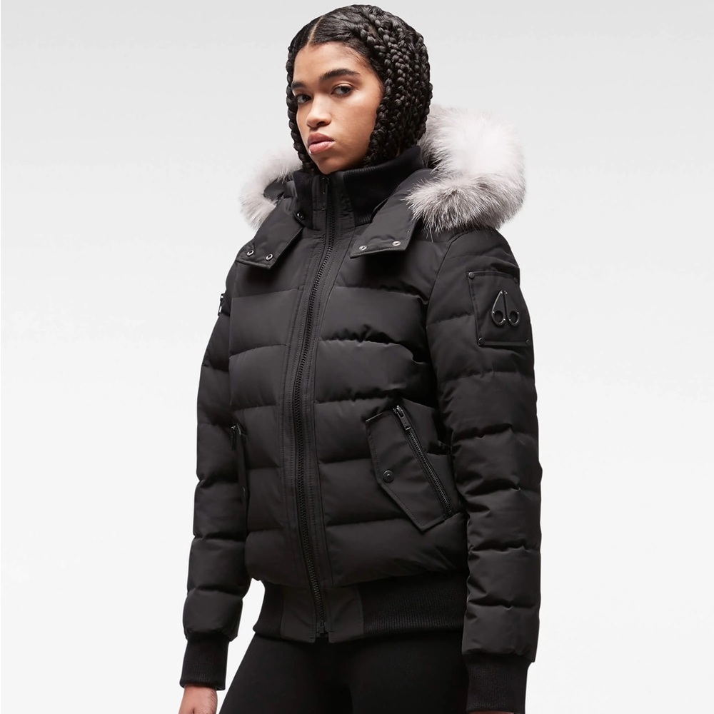Moose Knuckles ONYX LADRIERE BOMBER
SKU: 822185263786